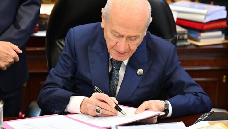 Bahçeli’nin ilk imzacısı olduğu teklifte MHP’den fire var! İşte imzalamayan o isim
