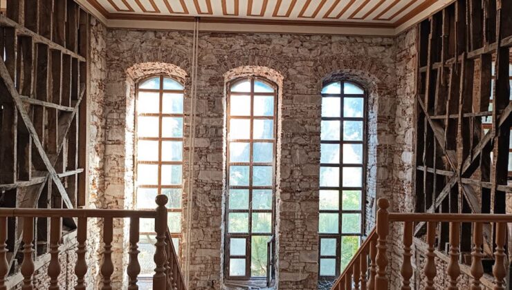 Bandırma’daki Tarihi Yapıda Restorasyon Çalışmaları Devam Ediyor