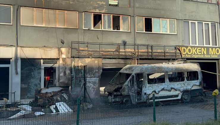Başakşehir’de Servis Minibüsü Alevlere Teslim Oldu