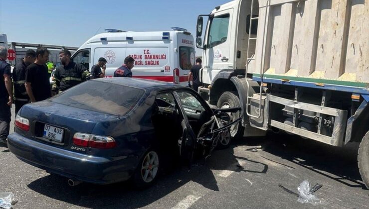 Batman’da Kamyon-Otomobil Çarpıştı: 4 Yaralı