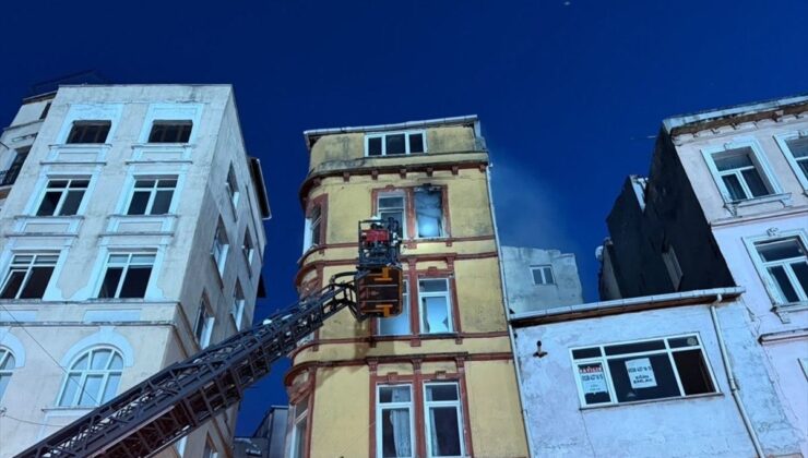 Beyoğlu’nda Yangın: Havai Fişek İddiası