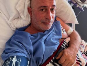 Cem Yılmaz’dan Hasta Yatağında Açıklama: ‘İyiyim, Sağ Olun’