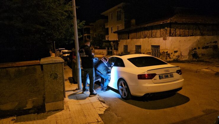 Çorum’da Park Halindeki Otomobile Silahlı Saldırı