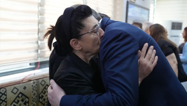 DEM Parti’den Leyla Zana’ya Taziye Ziyareti