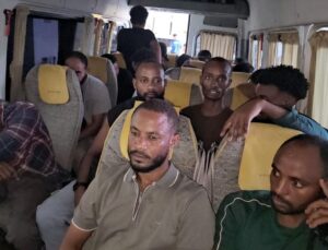 Edirne’de Minibüste 19 Kaçak Göçmen Yakalandı