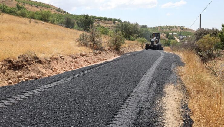 Elazığ’da Gökbelen köyü yolunda asfaltlama çalışması başlatıldı