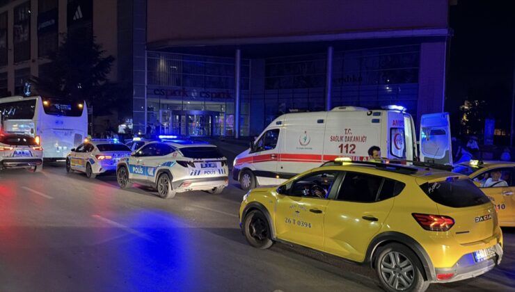 Eskişehir’de motosiklet yayalara çarptı: 2 yaralı