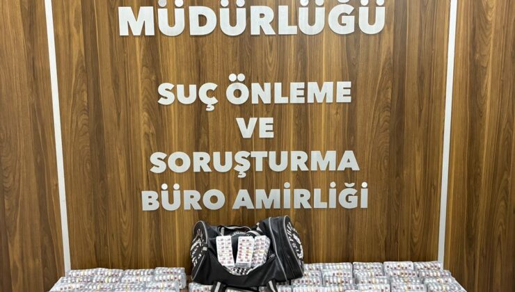Gaziemir’de Sentetik Ecza Operasyonu: 9 Bin 184 Hap Ele Geçirildi
