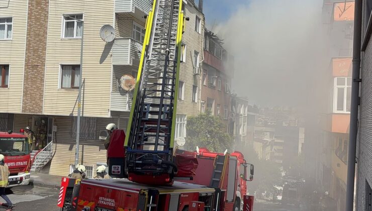 Gaziosmanpaşa’da Çatı Katında Yangın