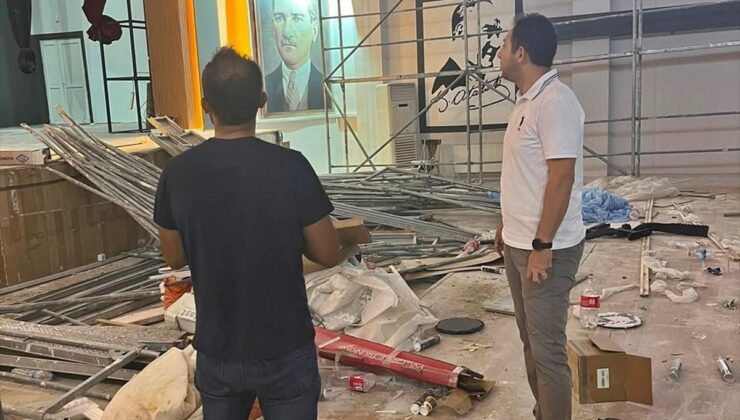 Gelibolu’da konferans salonuna modernizasyon
