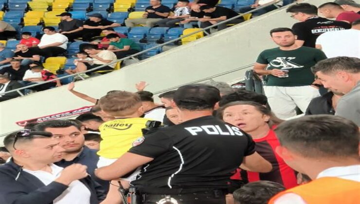 Gençlerbirliği-Fenerbahçe maçında formayı çıkartılan çocuğa tepki gösteren şüpheli gözaltına alındı