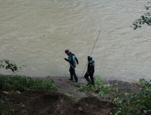 Giresun’da selde kaybolan öğretmen ve yeğeni aranıyor