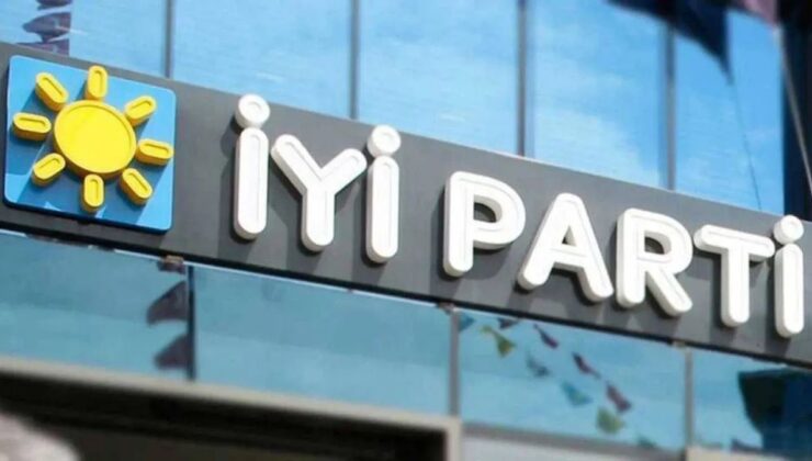 İYİ Parti Selçuk’ta yeni ilçe başkanı Ziya Tüccar oldu