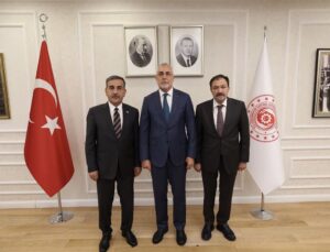 Kamu-Sen’den Bakan Işıkhan’a Kapsamlı Ziyaret: PTT, Zam ve Emekli Maaşları Masada