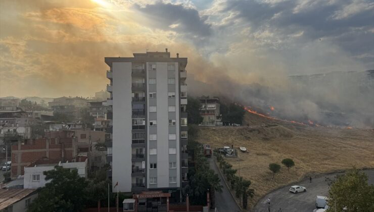 Karşıyaka’da otluk alanda yangın kontrol altına alındı