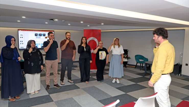 Kayseri’de Belediye Personeline İşaret Dili Eğitimi