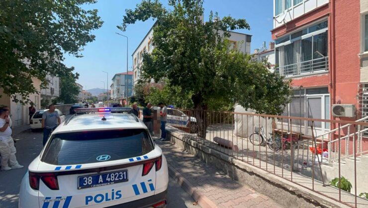 Kayseri’de boşanma aşamasındaki eşini bıçaklayıp polise teslim oldu