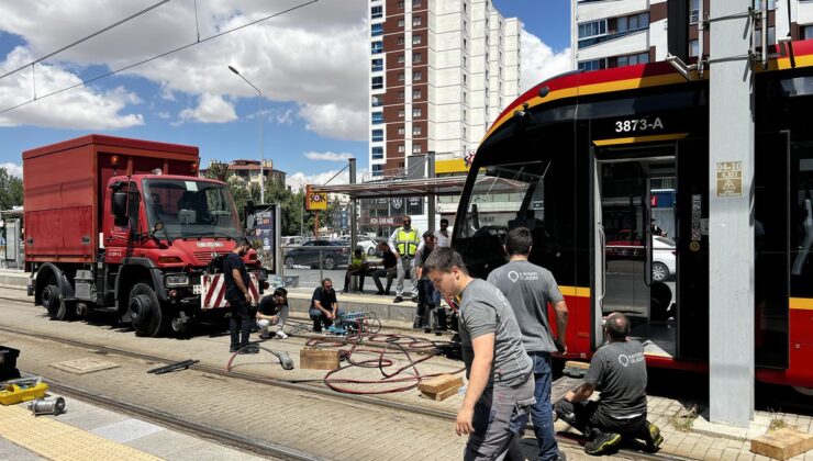 Kayseri’de Tramvay Kazası: Bir Kadın Ağır Yaralandı