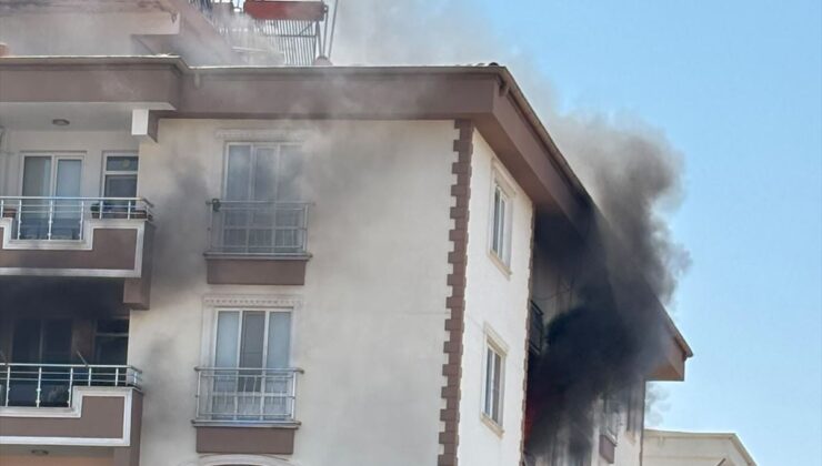 Kilis’te Ev Yangını: 3 Kişi Hastaneye Kaldırıldı