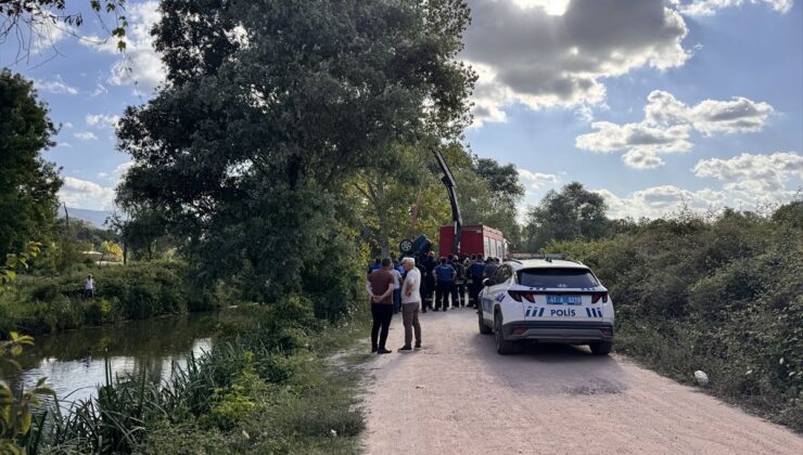 Kocaeli’de su kanalına düşen otomobilin sürücüsü hayatını kaybetti