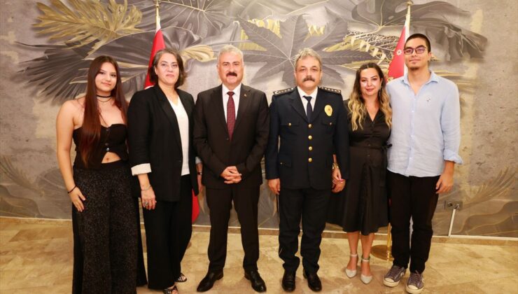 Mersin Emniyet Müdürü terfi eden personelle buluştu
