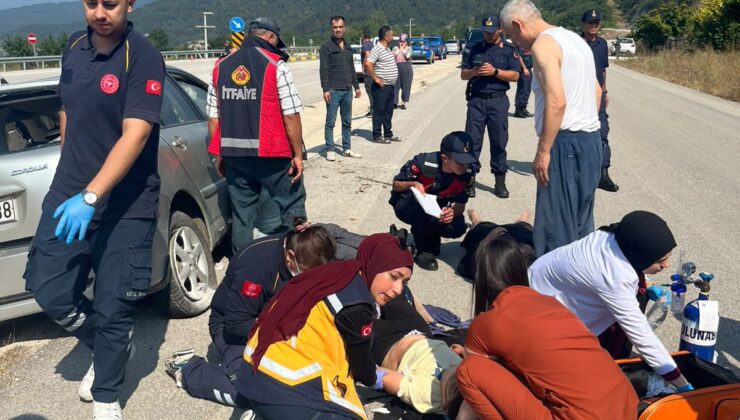 Mudurnu’da Kamyon-Otomobil Çarpışması: 3 Yaralı