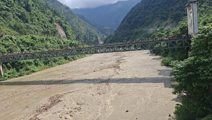 Nepal’deki ani sel felaketinde ölü sayısı 165’e yükseldi, 823 kişi kayıp