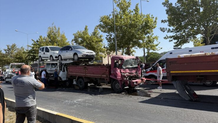 Pamukkale’de çekici-kamyonet çarpışması: 2 yaralı