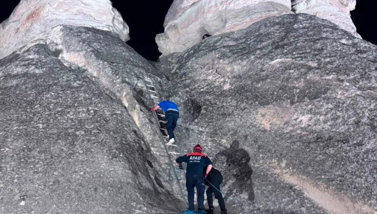Peribacasında Mahsur Kalan Turist Kurtarıldı