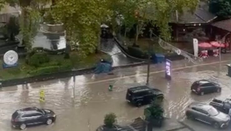 Rize’de Sağanak Hayatı Felç Etti