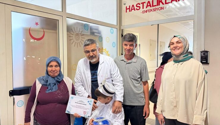 Serik’te sünnet şöleni: Çocuklar akülü arabalarla ameliyathanede