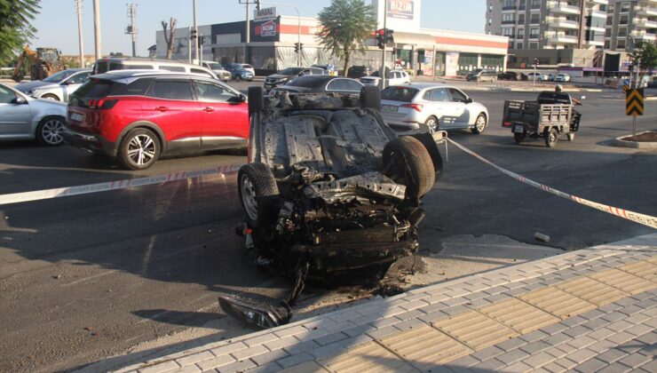 Serik’te Takla Atan Otomobilde 2 Yaralı