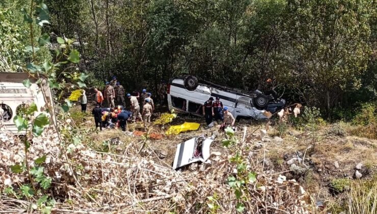 Suşehri’nde Minibüs Kazası: 4 Ölü, 10 Yaralı