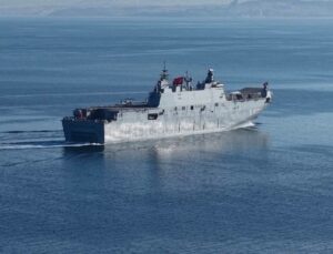 TCG Anadolu ve TCG Heybeliada Yalova’dan Selamlama Geçişi Yaptı