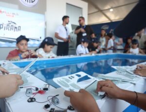 TEKNOFEST Mavi Vatan’da çocuklar PİRANA’nın maketini yapıp yüzdürdü