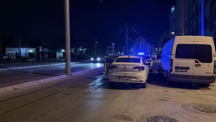 Tepebaşı’nda bıçaklı kavga: 2 yaralı