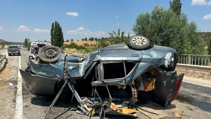 Uşak’ta takla atan otomobilde 4 yaralı