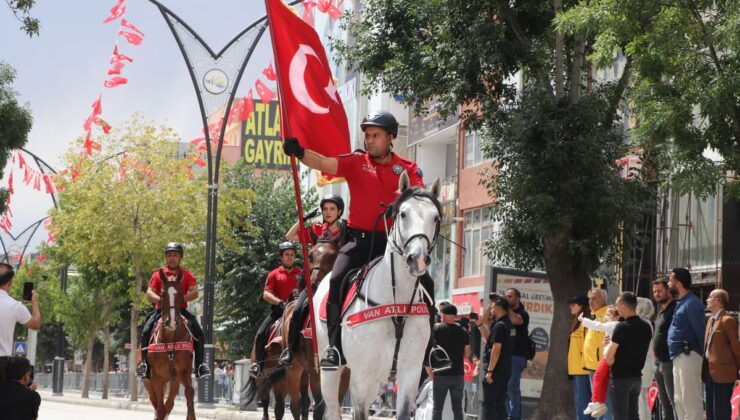 Van’da 30 Ağustos Zafer Bayramı coşkuyla kutlandı