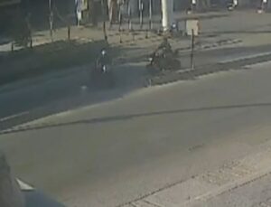 Yaya geçidinde motosikletler çarpıştı; 1 ölü, 1 yaralı