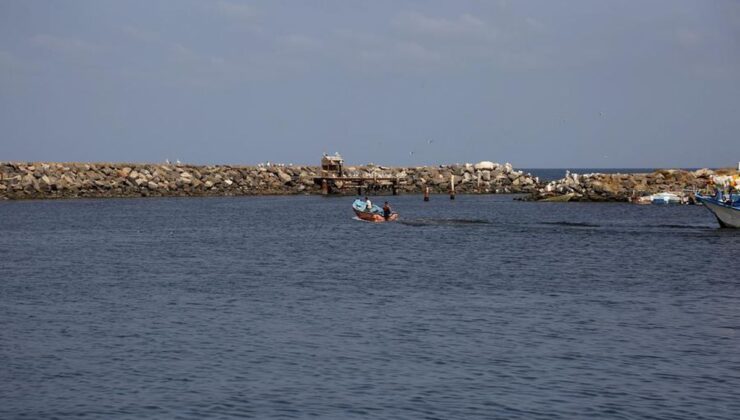 Yemen açıklarında gemideki 14 mürettebat kurtarıldı