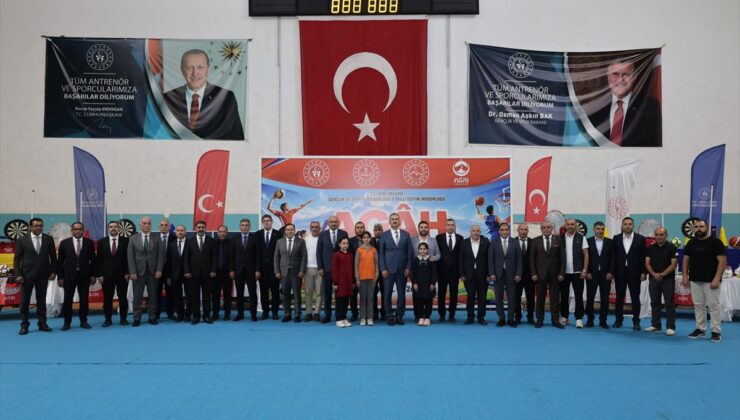 Ağrı’da AGAH projesiyle 171 okula 22 bin 200 spor malzemesi ulaştırıldı