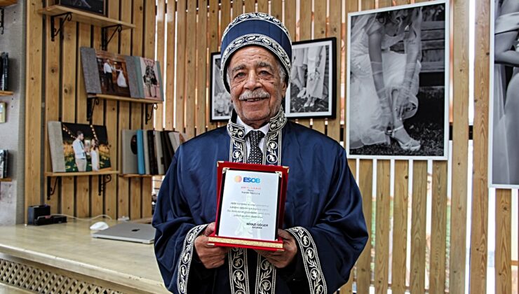 Ahilik Haftası’nda Adana’da 63 yıldır fotoğrafçılık yapan usta yılın ahisi seçildi