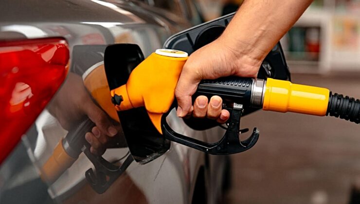 Akaryakıtta tarihi eşik! Motorin 100 lirayı aştı