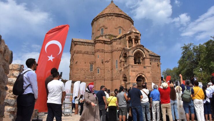 Akdamar Kilisesi’nde 14. Ayin Gerçekleştirildi