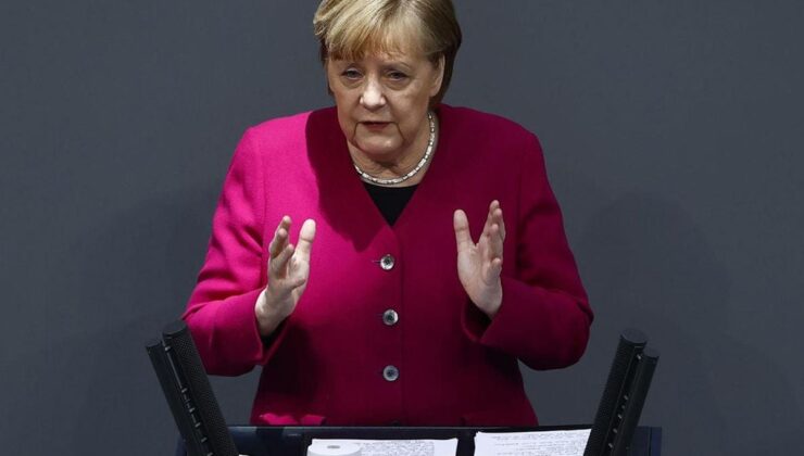 Almanya’daki seçim sonucu Merkel’i sarstı: Kalbim kan ağlıyor
