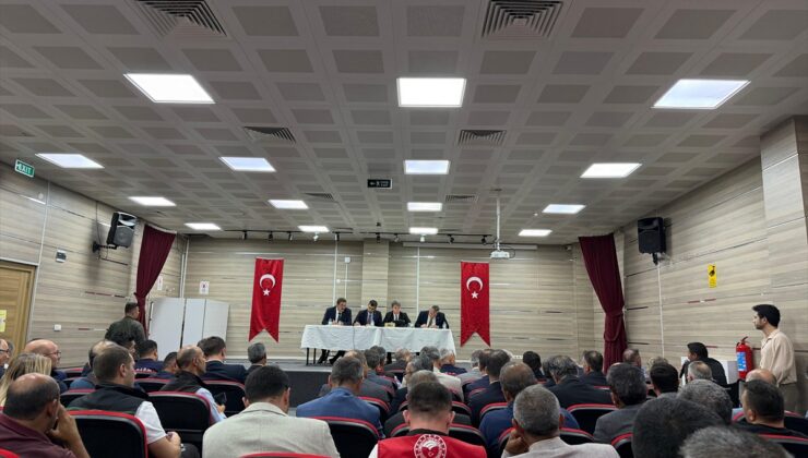 Amasya Valisi Önder Bakan, Göynücek’te muhtarların taleplerini dinledi