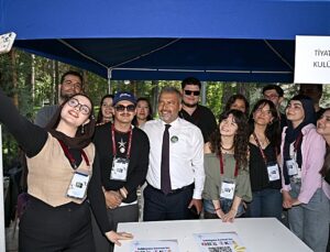 Anadolu Üniversitesinde Öğrenci Kulüpleri Stant Şenliği 25 Eylül’e kadar sürecek