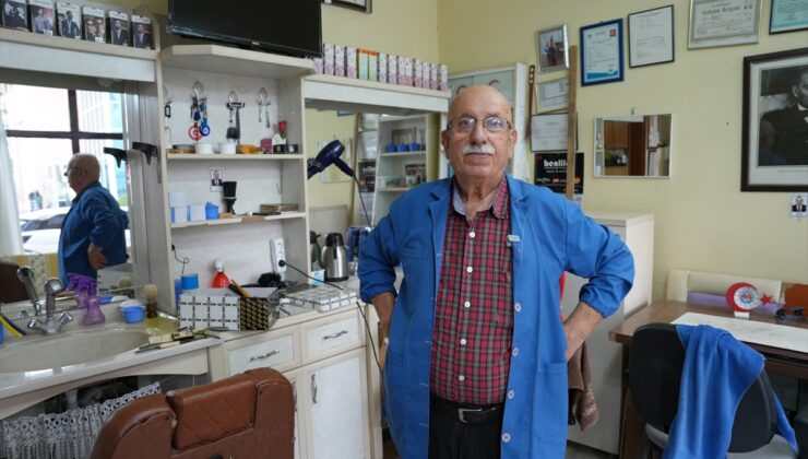 Ankara Çubuk’ta berber Necip Şen, emekli olmasına rağmen mesleğini sürdürüyor