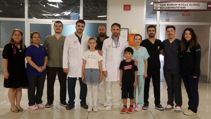 Antalya’da koklear implantlı iki çocuk işitme ve konuşma becerisini geliştirdi