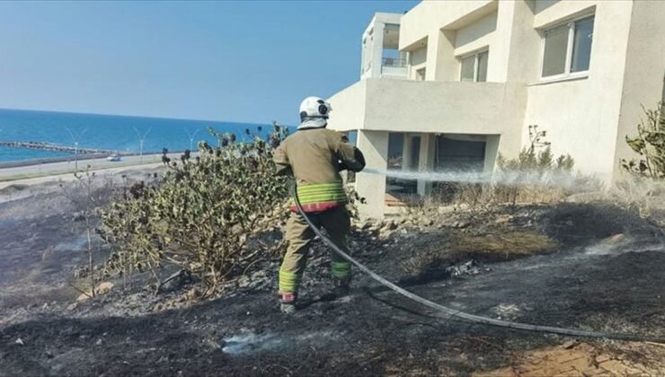 Arsuz’da otluk yangını söndürüldü